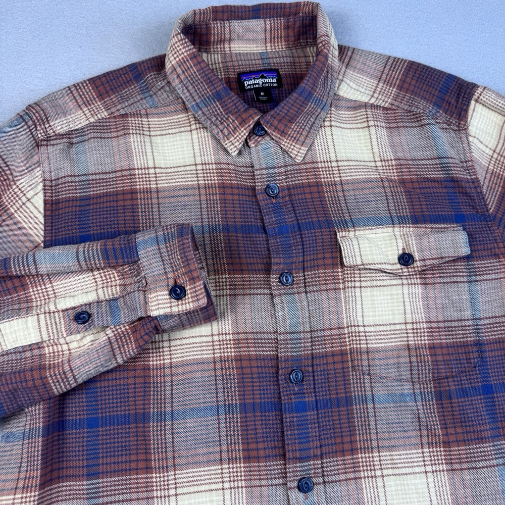 Patagonia Lightweight Fjord Flannel Shirt Men M Plaid LS Pocket Organic Cotton